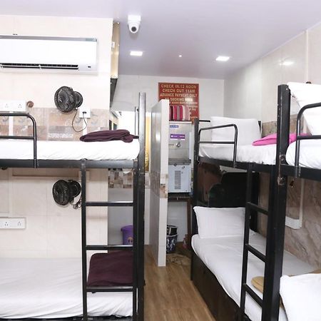 New Super Dormitory Mumbai Bagian luar foto