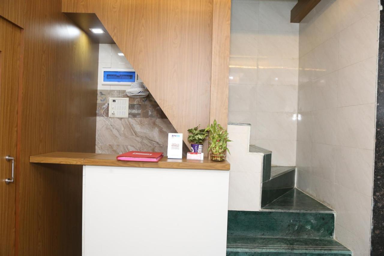 New Super Dormitory Mumbai Bagian luar foto