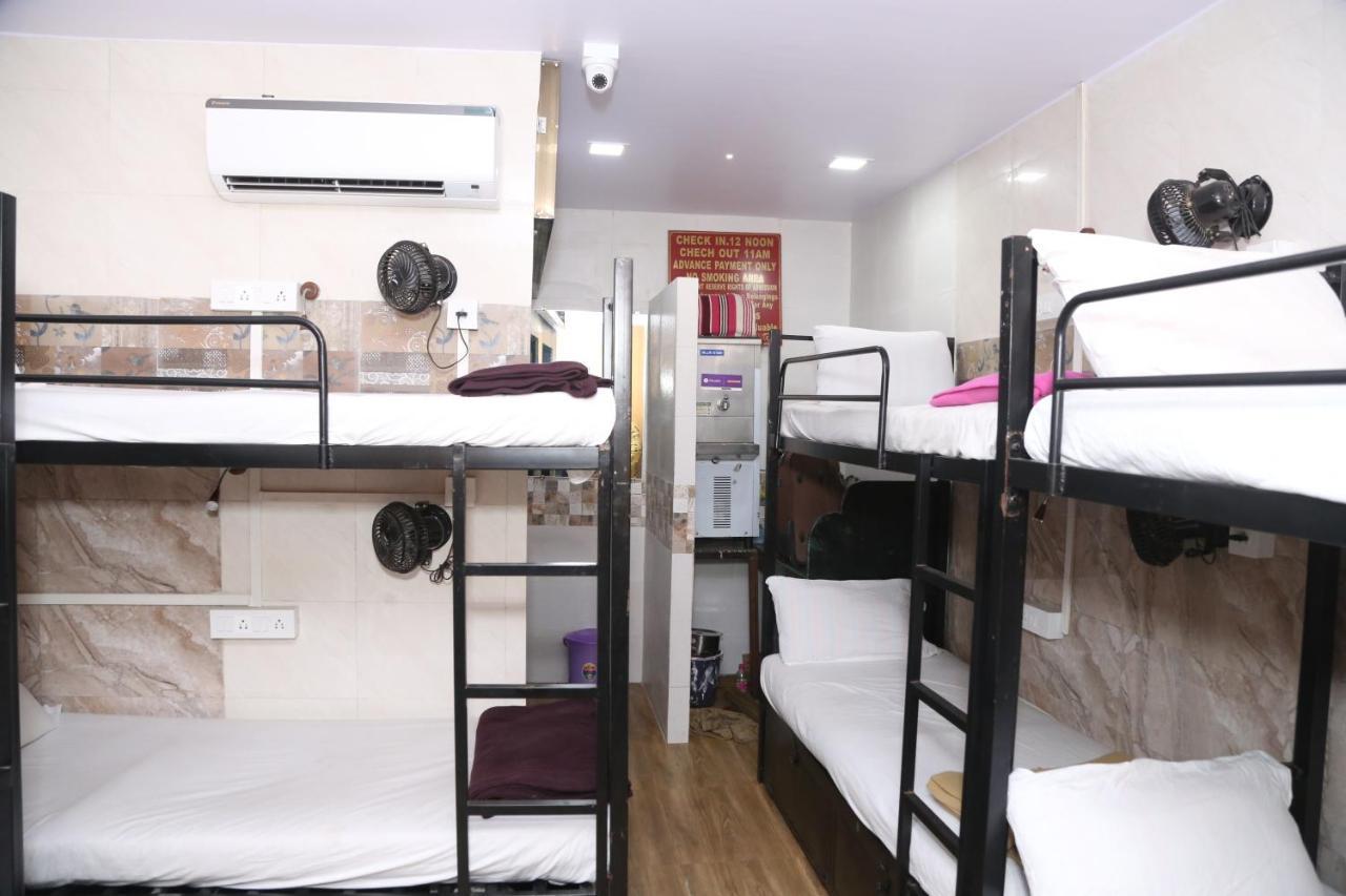 New Super Dormitory Mumbai Bagian luar foto