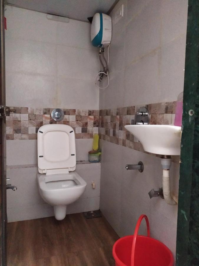 New Super Dormitory Mumbai Bagian luar foto