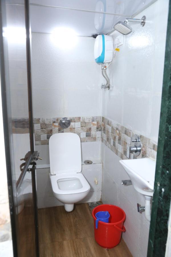 New Super Dormitory Mumbai Bagian luar foto