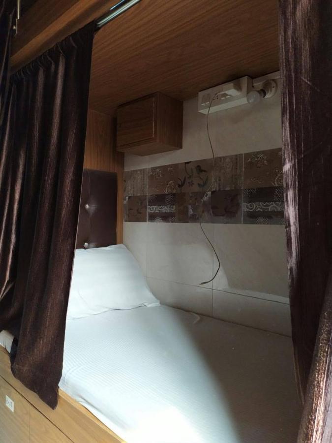 New Super Dormitory Mumbai Bagian luar foto